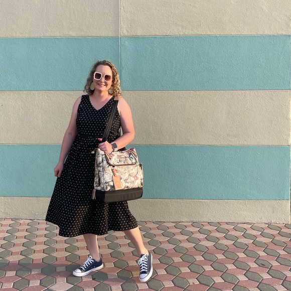 Meet your Posher, Whitney - Picture 3 of 3